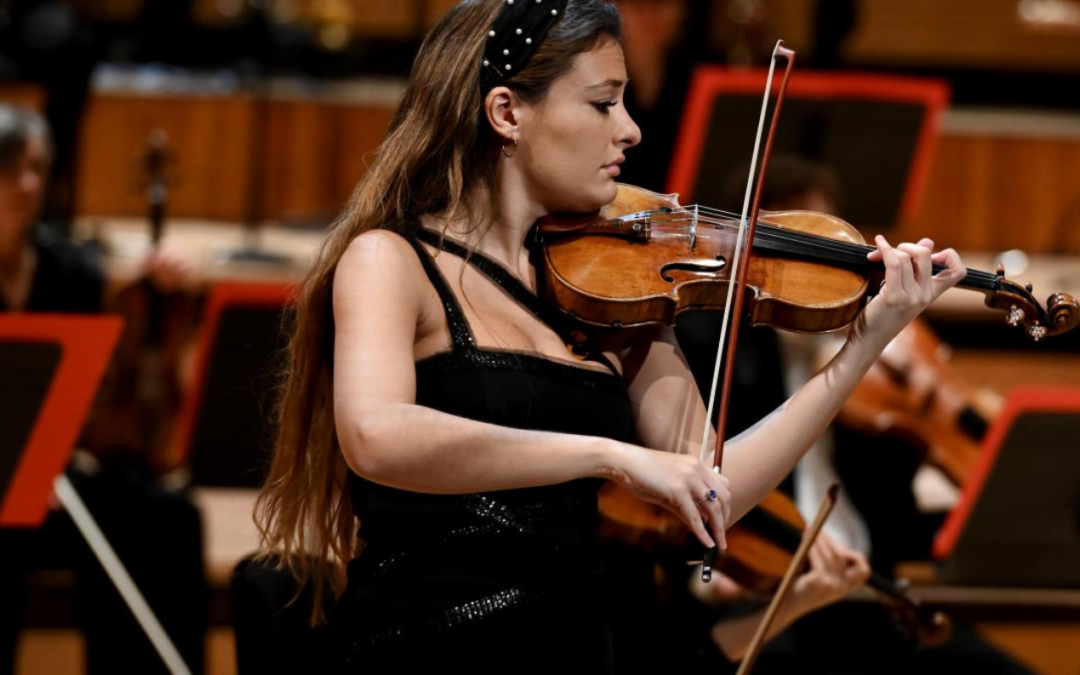 Philharmonia/Macelaru review — Nicola Benedetti brings soul and showbiz to Brahms